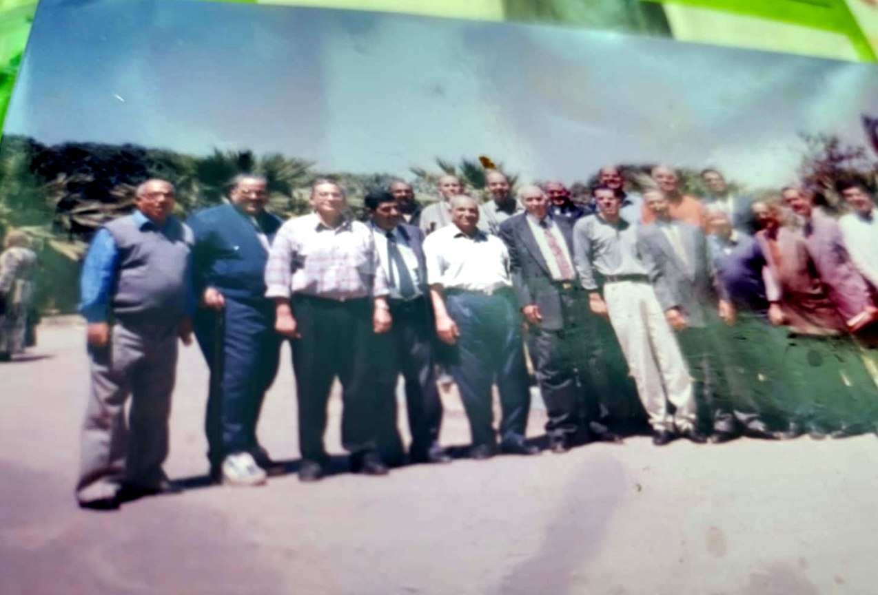 مع الزملاء والأصدقاء