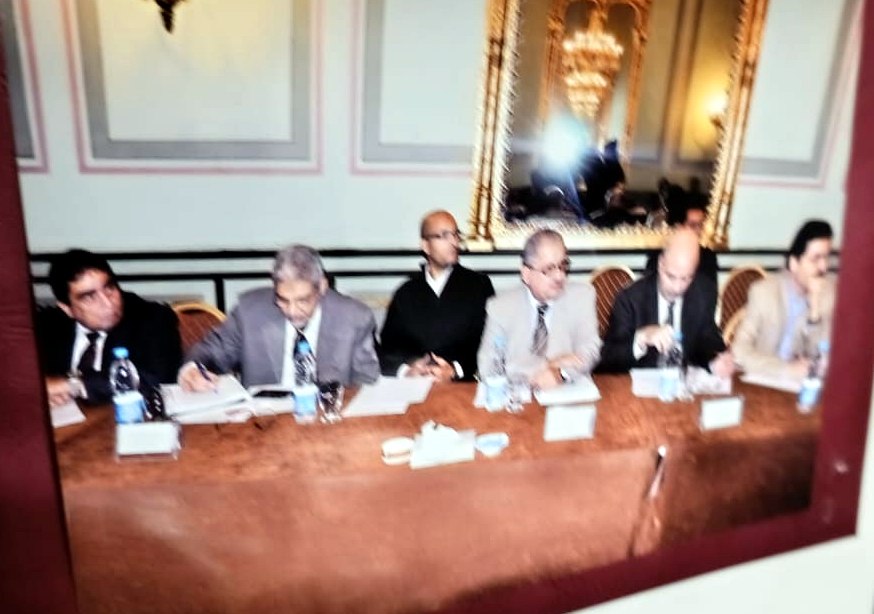 جلسة علمية بأحد المؤتمرات